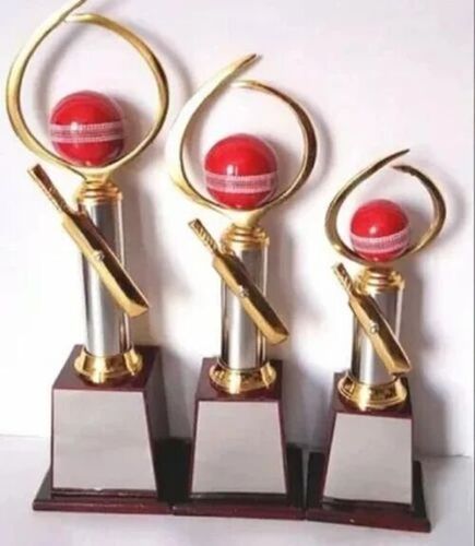 Brass Cricket Trophy - Packaging Type: Box