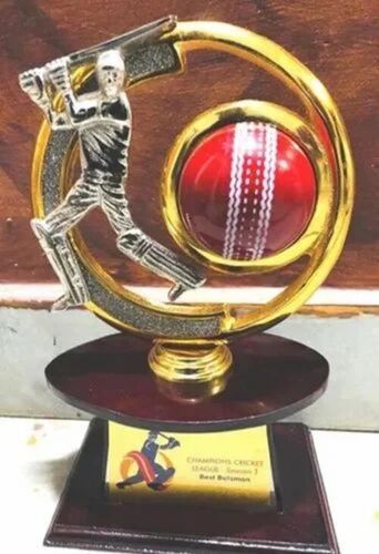 Round Shape Cricket Trophy - Packaging Type: Box