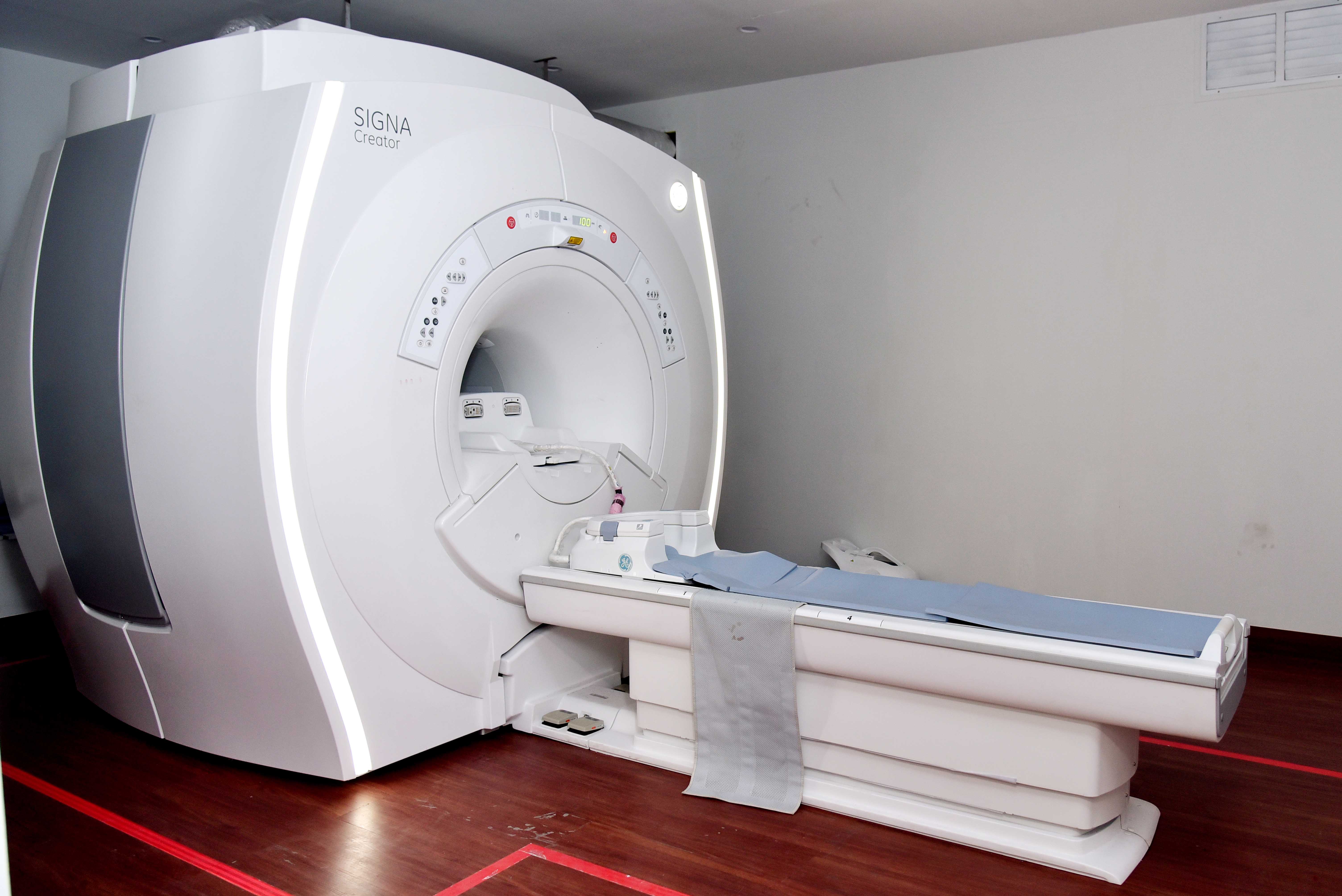 Refurbished GE Signa Creator2 MRI Scanner