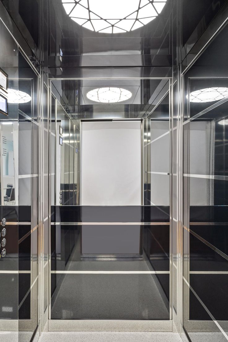 Premium Passenger Lift With Machine Room - Capacity: 200 Ton