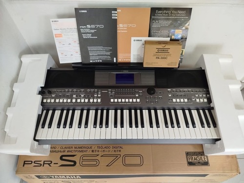 YAMAHA, 61-Key Touch-Sensitive Advanced Portable Keyboard with Music Rest and Power Adapter, (PSRE473)