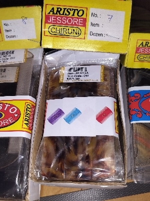 Plastic Combs - Age Group: 2 To 100