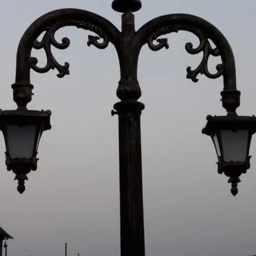 Cast Iron Dual Arms Post