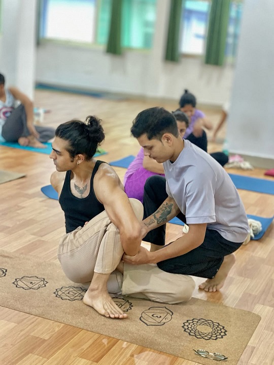 100 Hour Yoga Teacher Training in Rishikesh