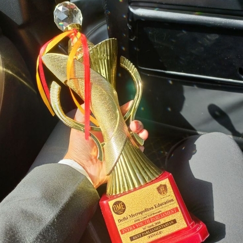 Trophy 2