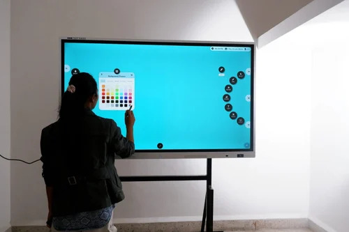 Smart Board - Color: White