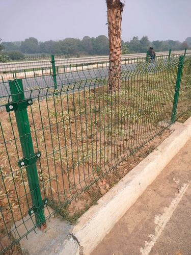 Wire Mesh Fence - Boiling Point: .