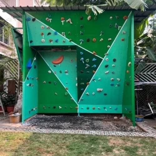 Climbing wall