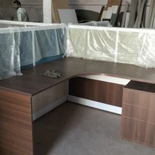 Cubical work station with pedestal