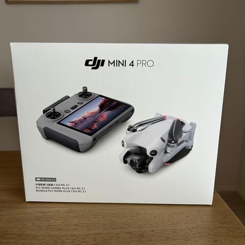 DJI Mini 4 Pro Fly More Combo Plus RC 2 accessories