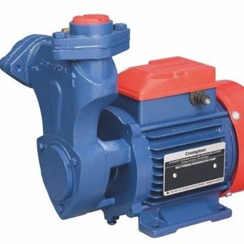 Self priming pump