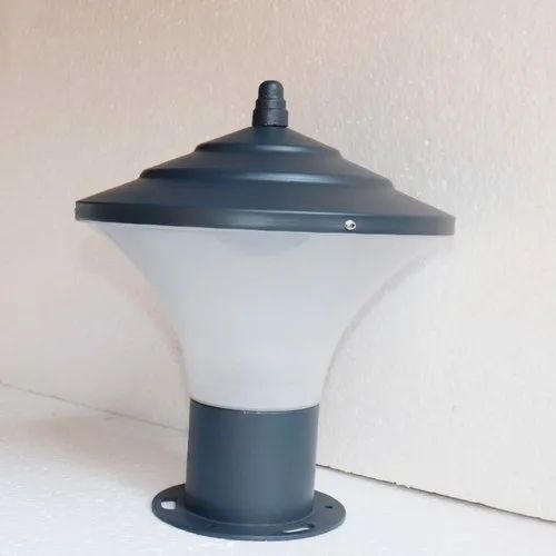 White Fantam Gate Light