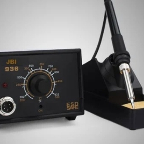 Analog soldering station 936