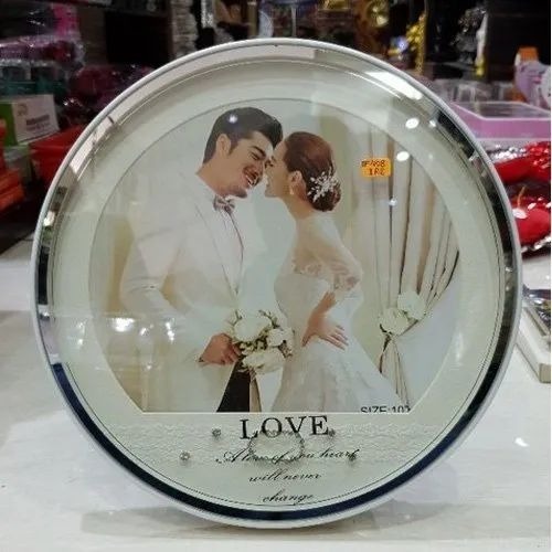 Round Photo Frame