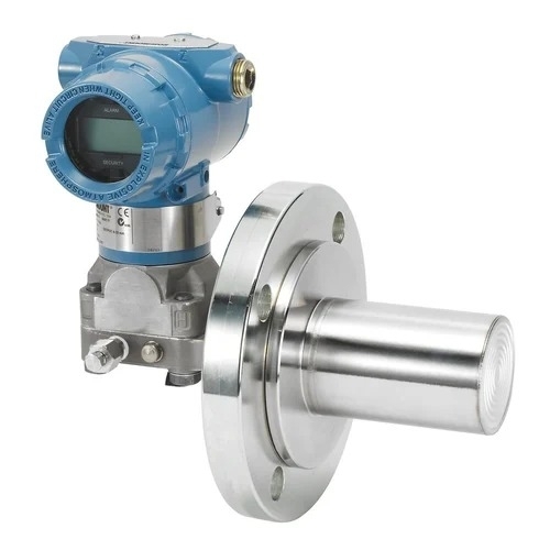 Ultrasonic level transmitter