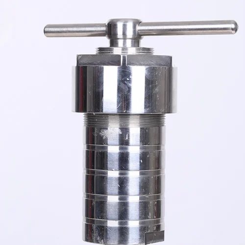Cylindrical mild steel hydrothermal auto clave