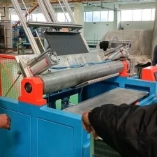 Condenser bending machine
