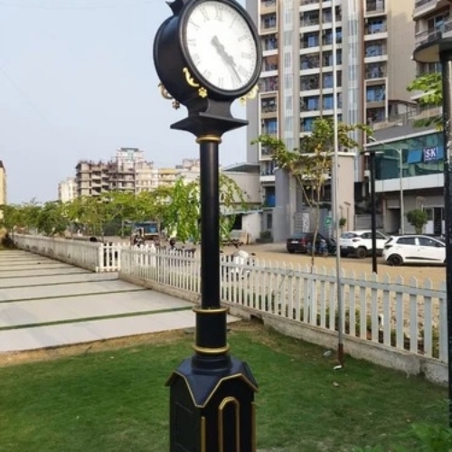 Outdoor clock