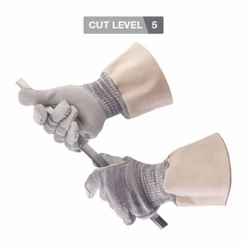 Anti cut lavel 5 resistant glove
