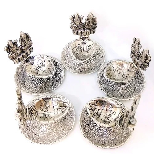 Metal Beautiful Shell Ganesha