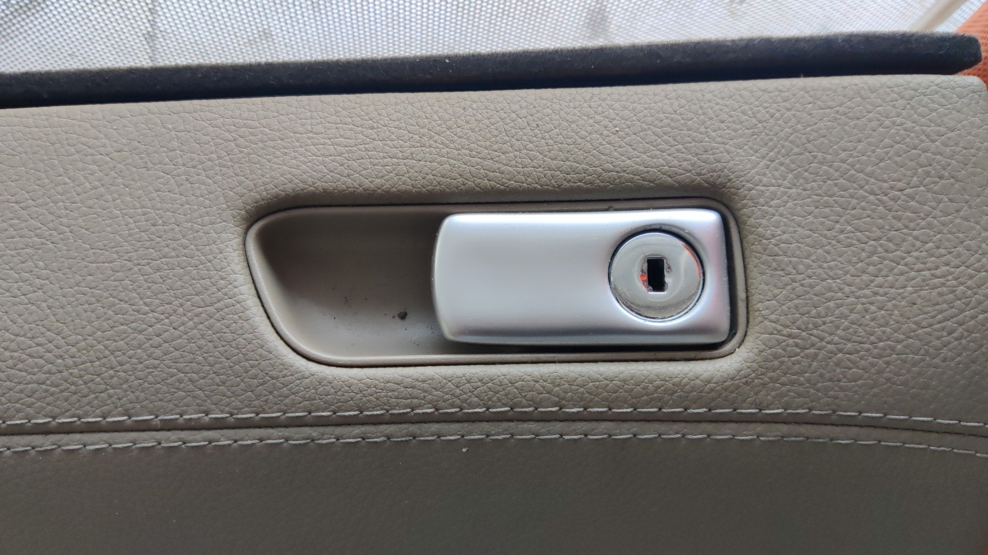 Mercedes Glow Box Lock