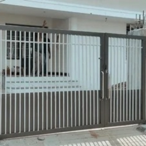 Grey stainless steel Hinged Gate