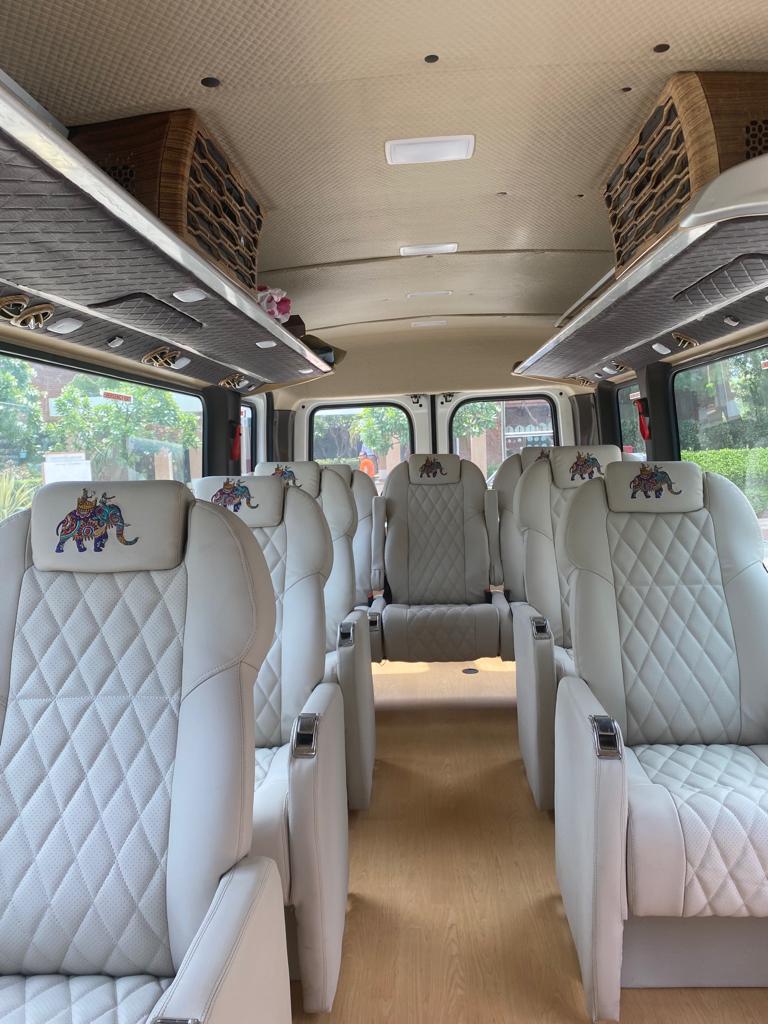 Luxury Manual Pushback Seat For Urbania - Capacity: 120-150 Kg