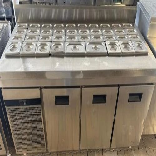 Second Hand Salad Counter