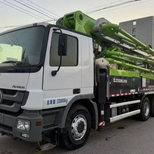 Concrete pump truucks