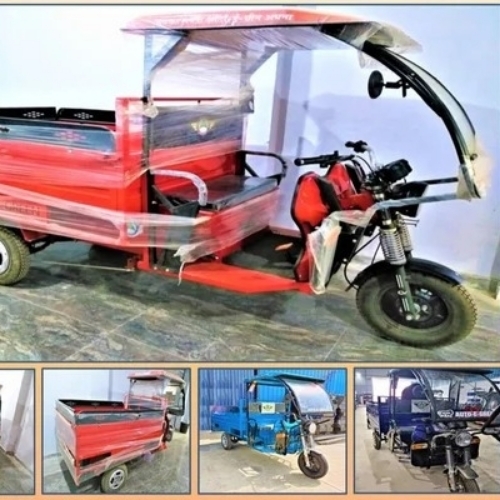 E Rickshaw Loader - Mild Steel Frame, Red, 1001-1500W Motor, 4 Batteries, 91-100 KM Range | Licensed Commercial Use, Independent Suspension, Battery with Charger