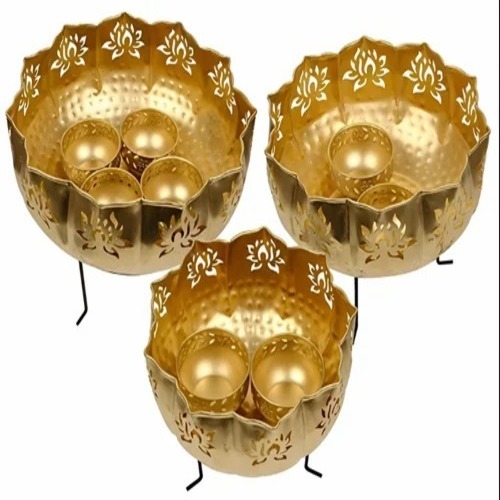Golden Metal Tajj Urli - Brass, 14x12x10 Inches, 500 Ml, Glossy Finish | Golden Color, Decorative Metal Urli