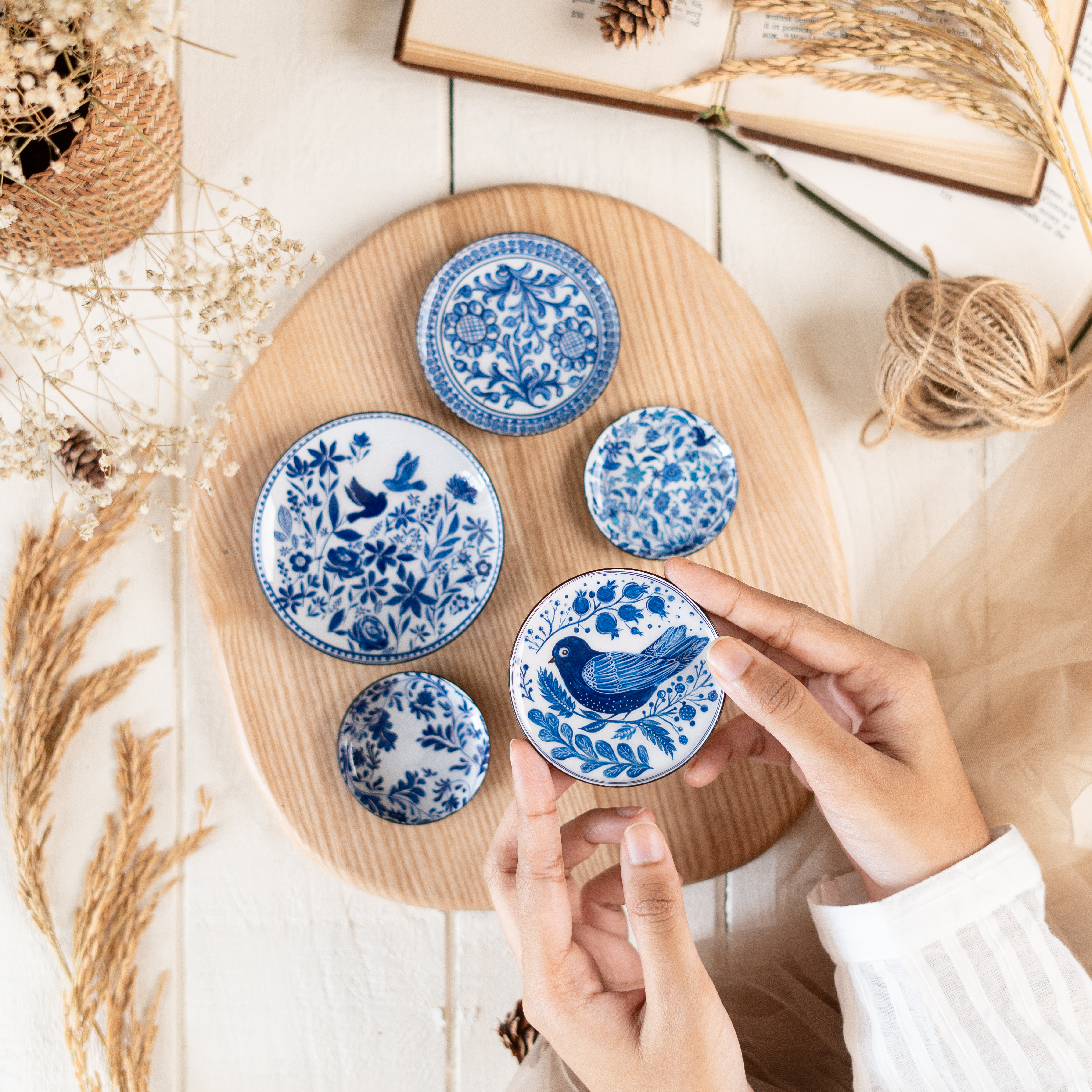 Ritualistic Holland Fridge Magnet Pack Of 5 - Color: White & Blue