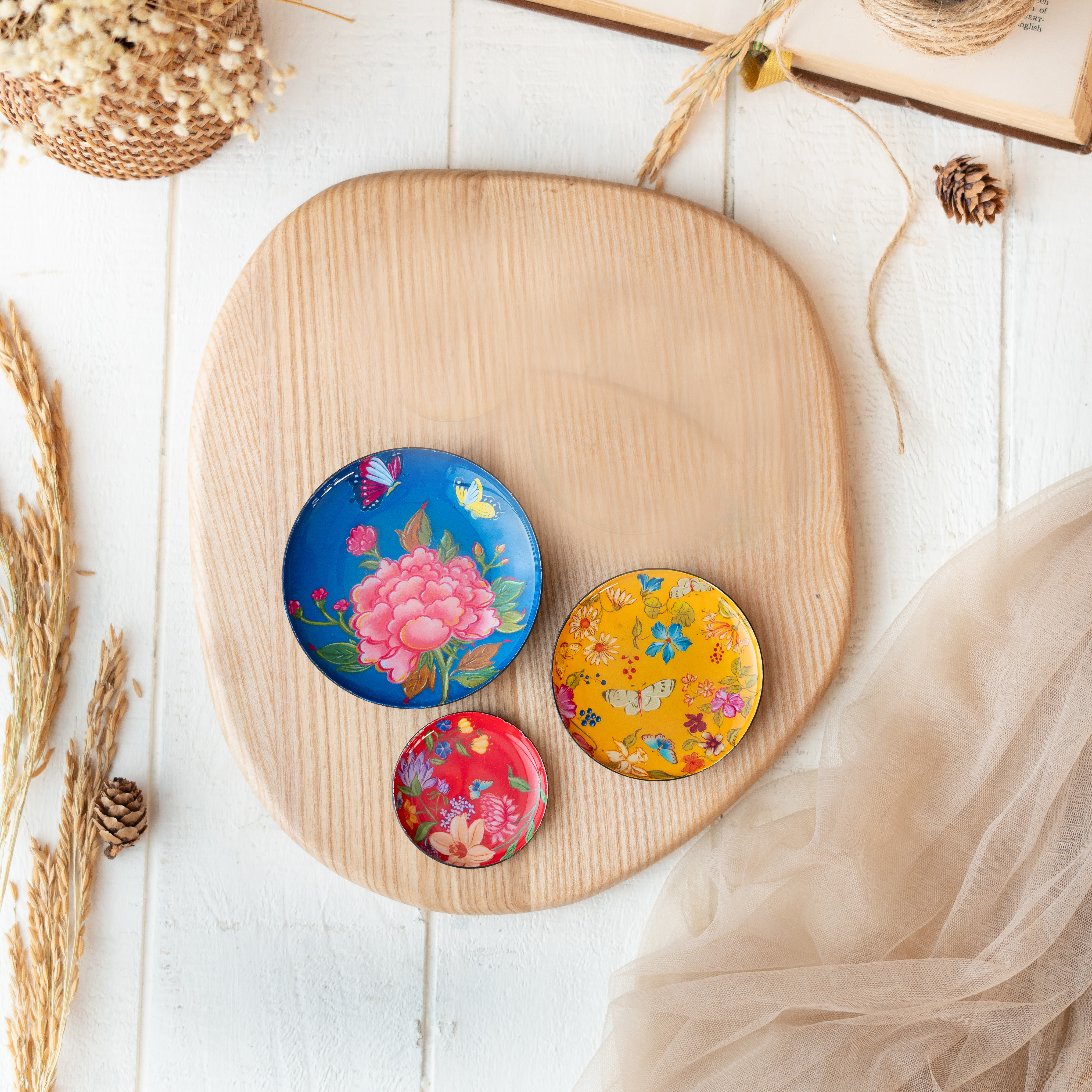 Ritualistic Pushpam Metal Fridge Magnet Set Of 3 - Color: Multi