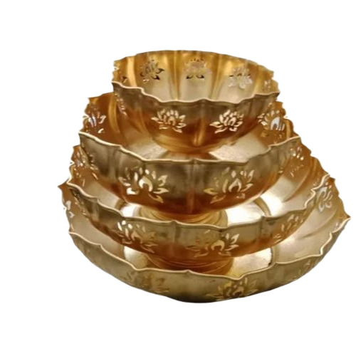 Fancy Golden Metal Urli