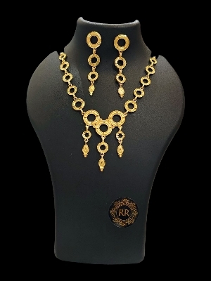 Artificial Fashion Jewellery Copper Plated Short Necklace - Gender: Women