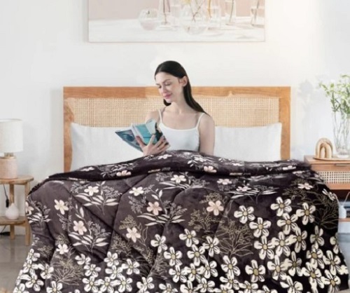 Floral Velvet Queen Size Quilt - Velvet, Full Size, Printed Pattern | Light Weight, Easy to Clean, Low Maintenance