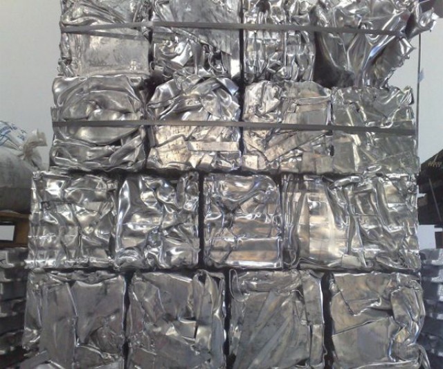 Aluminum Extrusion Scrap - Color: Silver