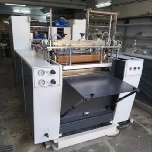Batter capping machine