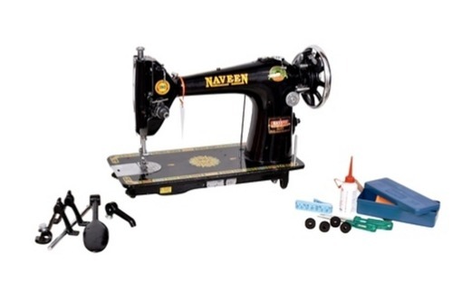Black Sewing Machine - Warranty: 2