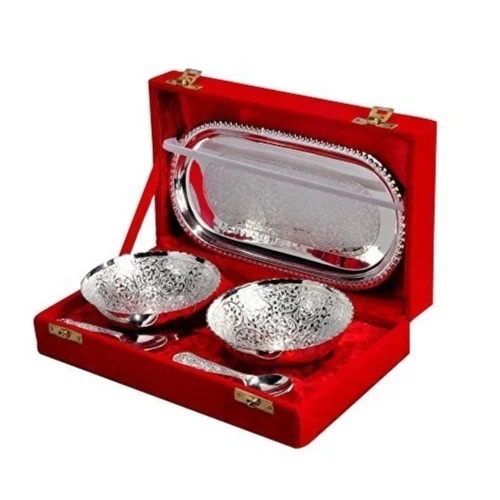 Silver Plated Bowls And Tray Gift Set - Material: Metal