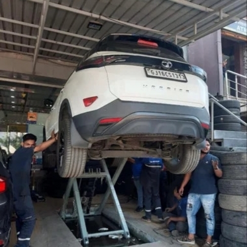 Car Wash Ramp - Steel, 240cm x 120cm, White, 1.5hp Semi Automatic Scissor Lift | Anti-Slip Surface, Rust-Resistant, Portable Design, 400kg Capacity