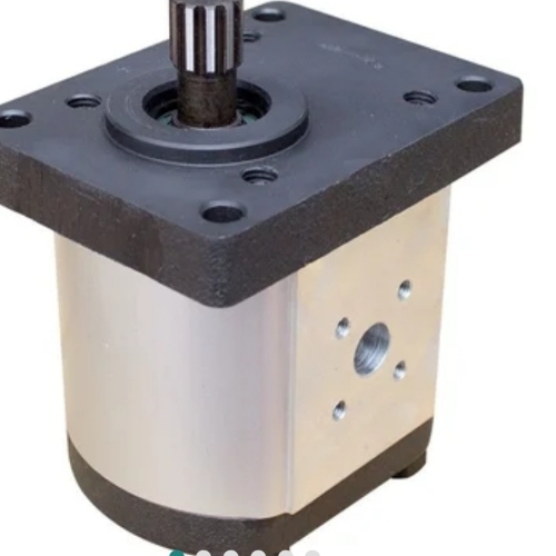 Tractor hydraulic pump