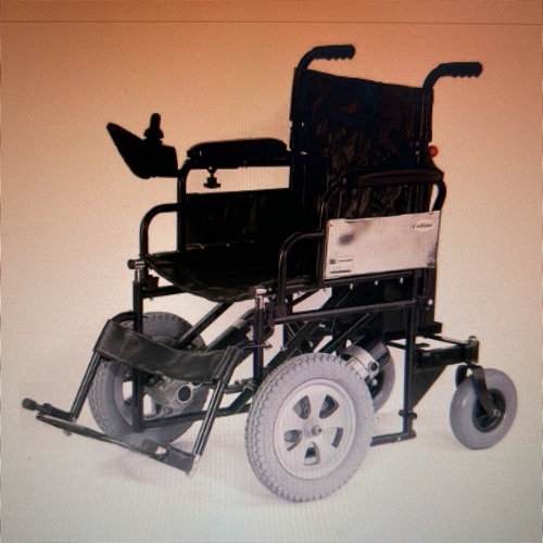 Front wheel drive motorised wheelchair