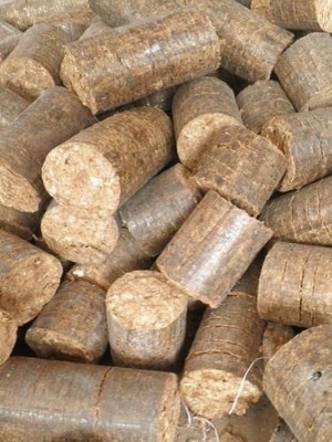High Calorific Biomass Briquettes - Biomass, 90mm, 3800-4200 kcal/kg, Low Ash, Low Moisture, Odor Free