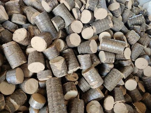 Biomass Wood Briquettes - Sawdust Material, Customized Size | 50 Kilograms Weight, Hard Texture