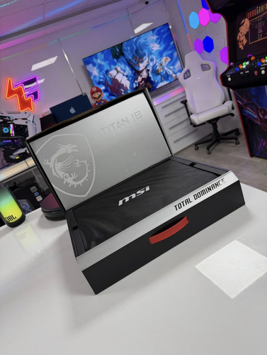 MSI Titan 18 HX Gaming Notebook intel core ultra 9 nvidia rtx 5090 GPU laptop