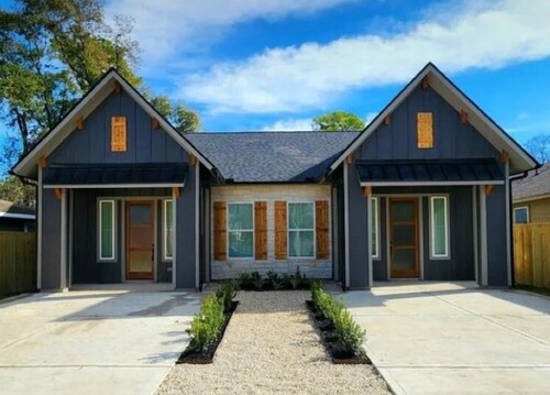 Prefabricated Farm House - Other Material, Multi Color, Steel Roof | Modular Design, Quick Installation, Thermal Insulation, Weather Resistant, Eco Friendly, Energy Efficient