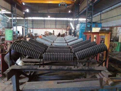 Conveyor Belt Rubber Roller - Dimension (L*W*H): 5 Foot (Ft)