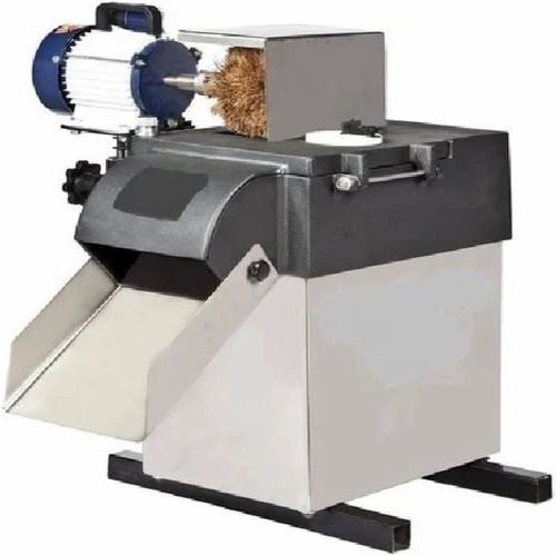Banana Chips Making Machine - 100 Kg/Hr Capacity Semi Automatic 220V 50Hz | Eco Friendly High Efficiency Good Quality