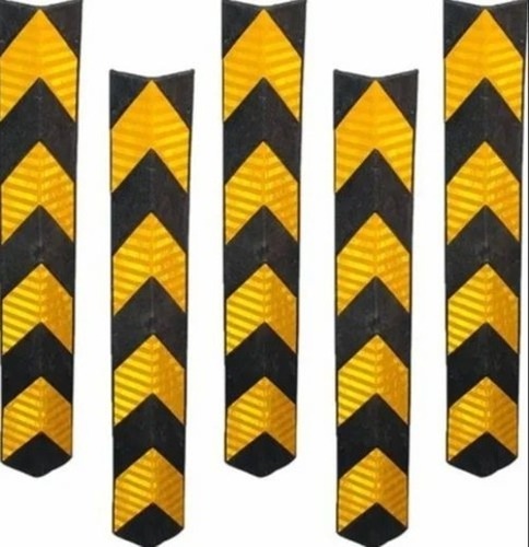8mm Corner Guard - Rubber, 800x100x100 mm, Black Yellow, Durable, L Shape
